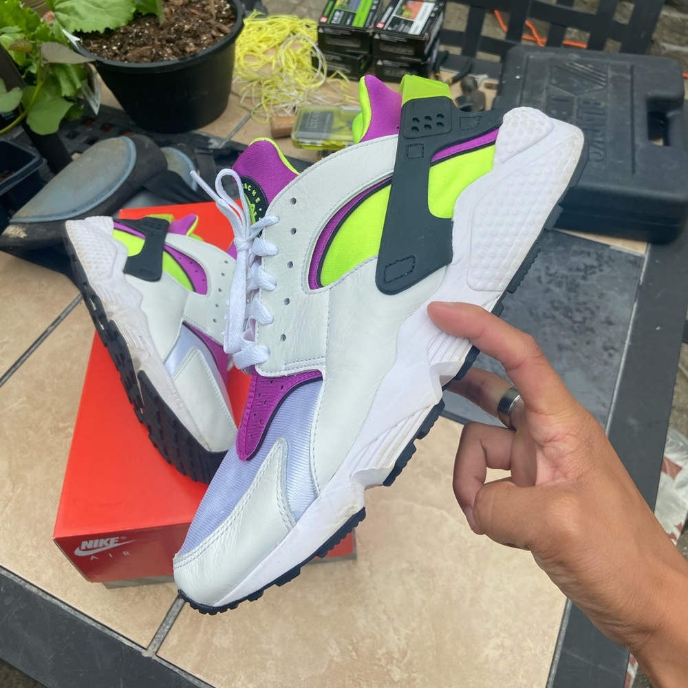 Nike Air Huarache “Magenta” White Neon Yellow (DD1068-104) Mens Size 11.5